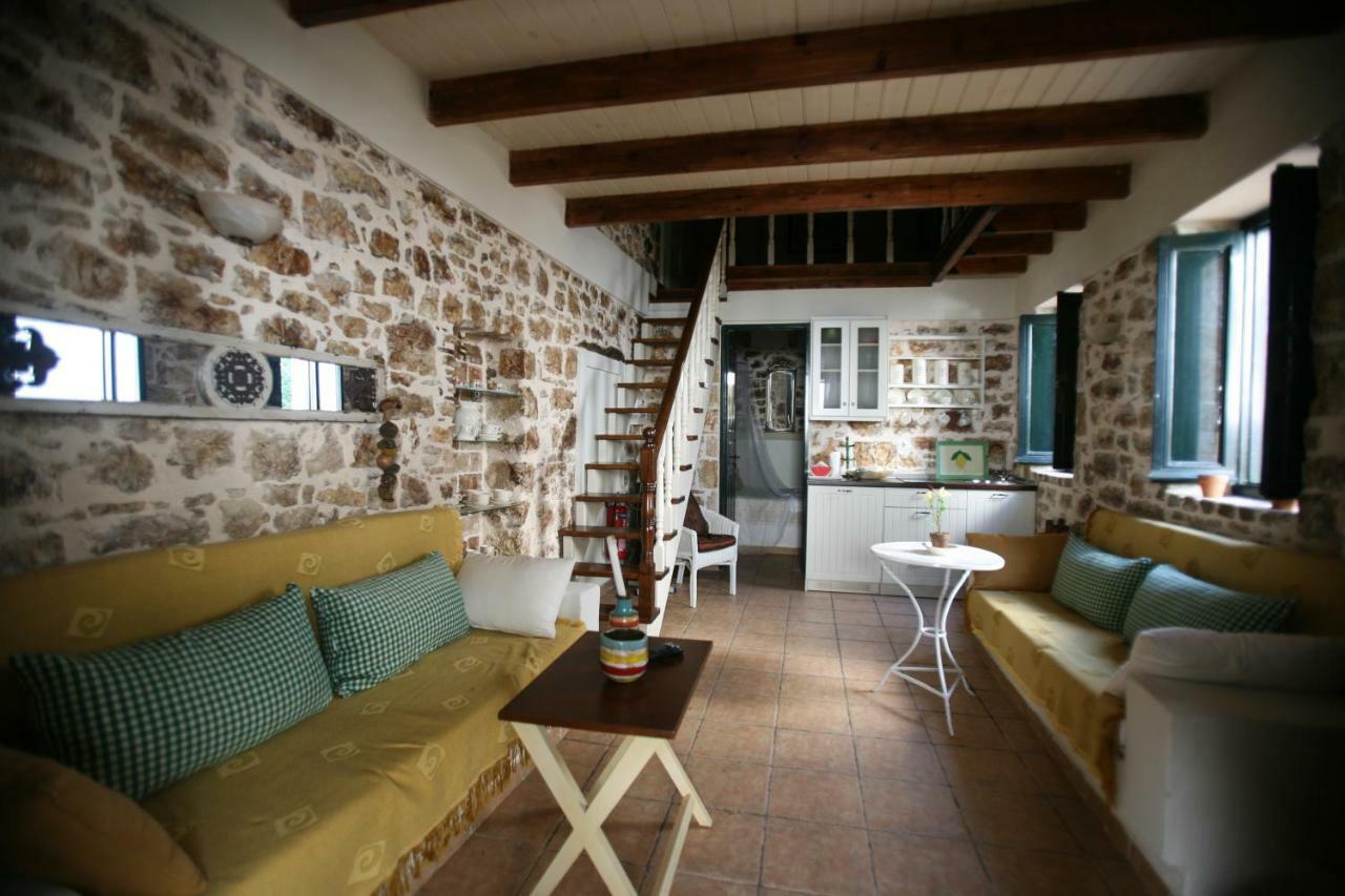 Christina'S Stone Cottage Кассиопи Экстерьер фото